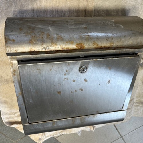 RVS brievenbus voor poetsen met roestbehandelingskit